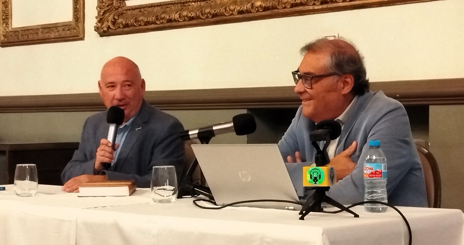 Un momento de la conferencia sobre Félix Yuste en el Salón de Tapices